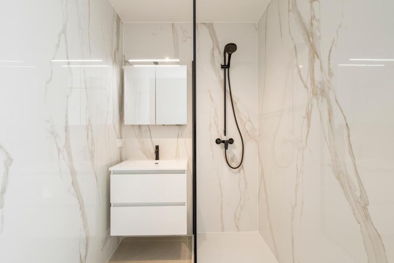 The Waves-Luxurious 3Bedroom App W Big Terrace & Garage Остенде Экстерьер фото